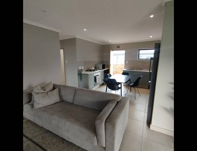 3 BEDROOM HOUSE FOR SALE IN COSMO CITY